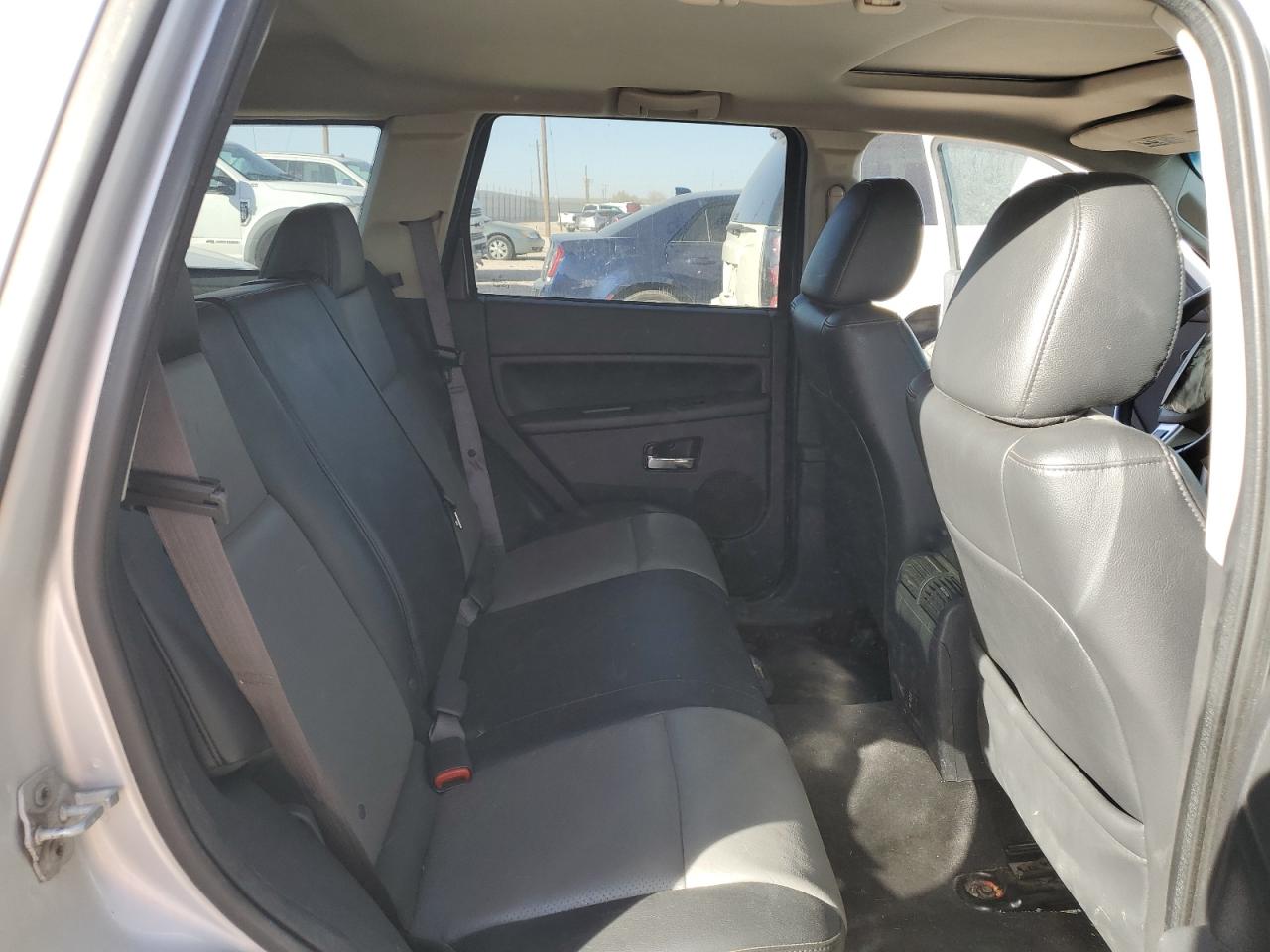 1J8HR48P89C513597 2009 Jeep Grand Cherokee Laredo