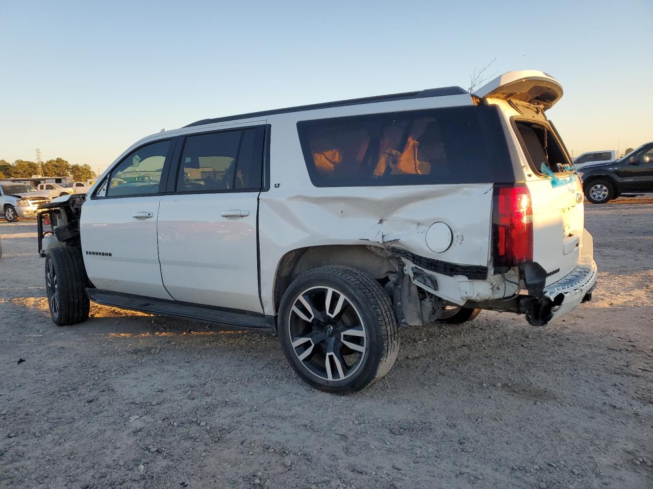 CHEVROLET SUBURBAN C1500 LT