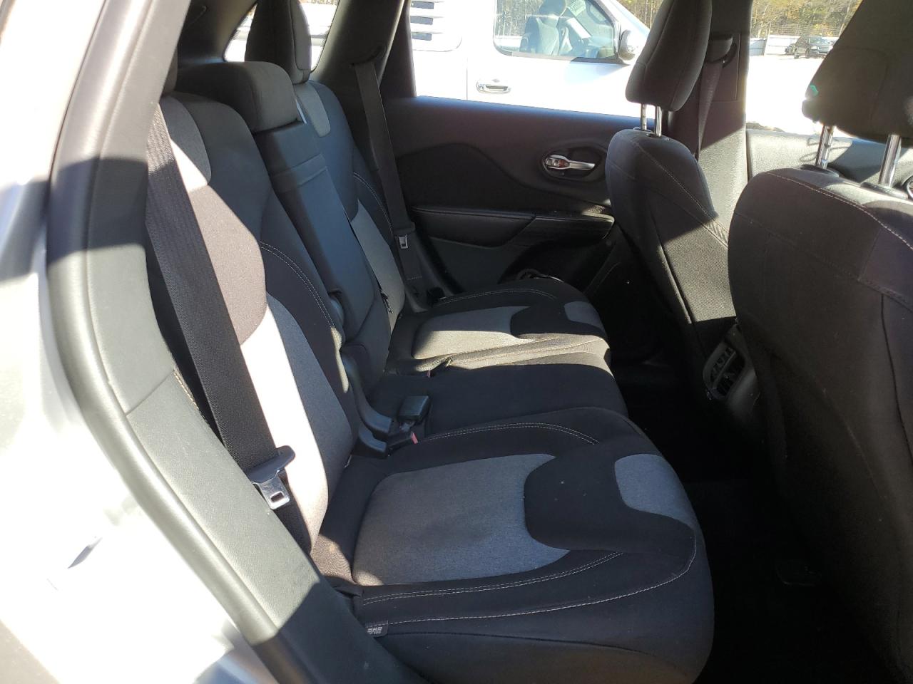 1C4PJLAB4EW181394 2014 Jeep Cherokee Sport