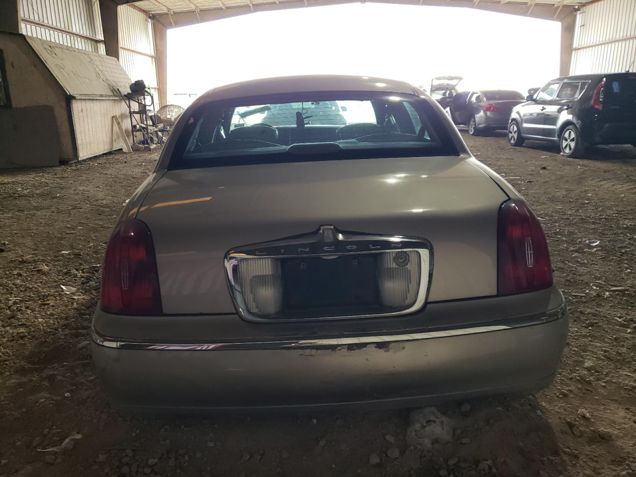 1LNHM81W6XY692927 1999 Lincoln Town Car Executive