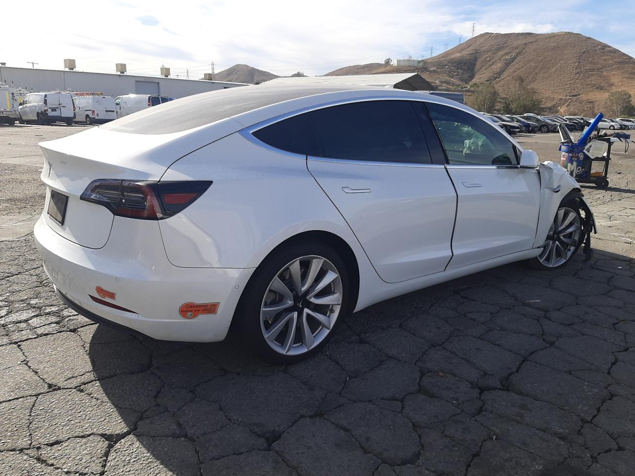 2020 Tesla Model 3 vin: 5YJ3E1EA9LF614640