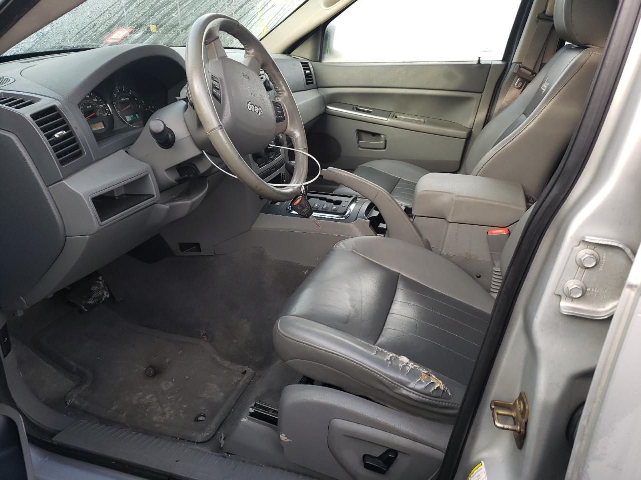 1J4GS48KX5C658303 2005 Jeep Grand Cherokee Laredo