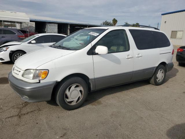 2002 Toyota Sienna LE