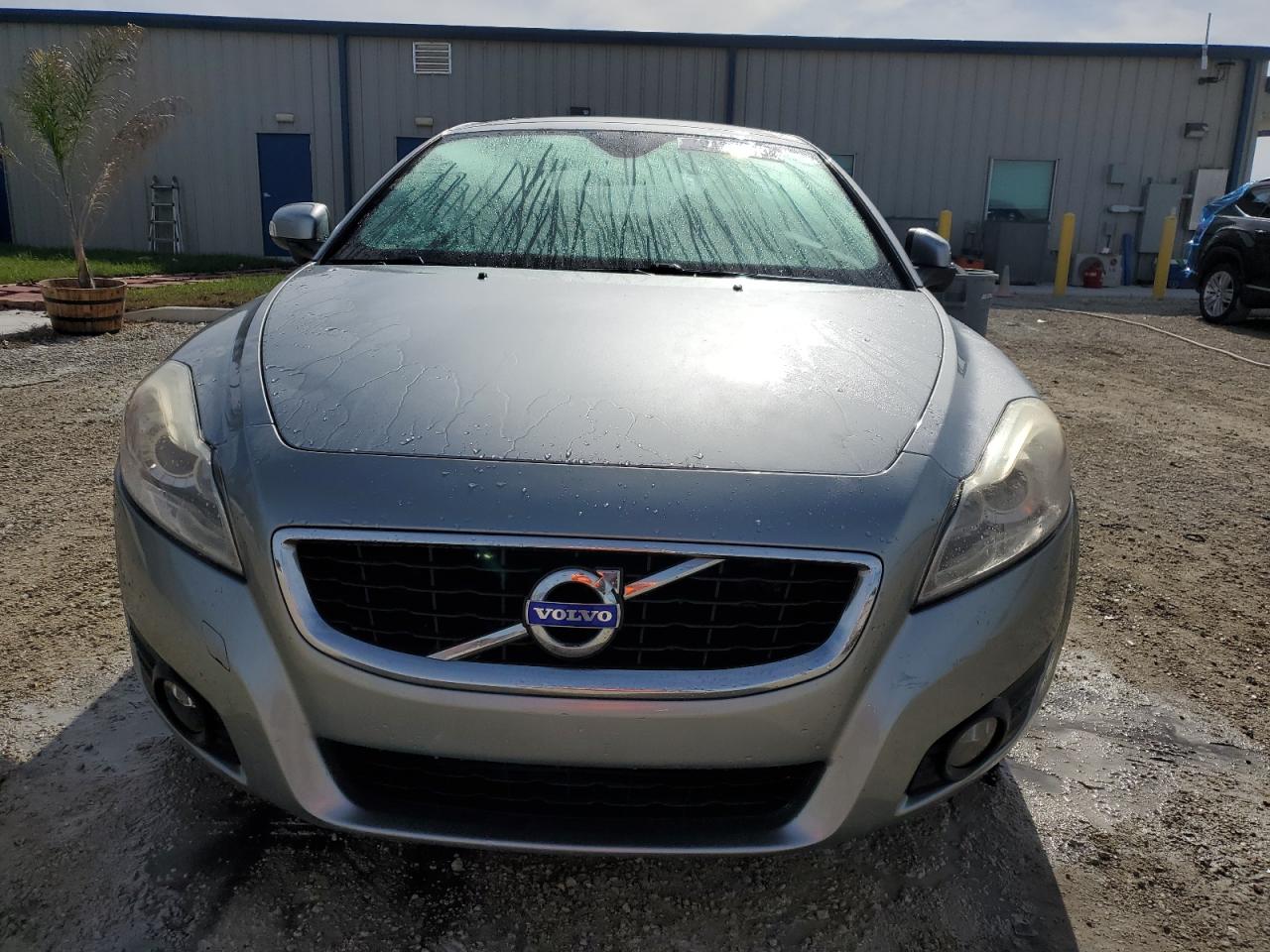 yv1672mc3bj118427 YV1672MC3BJ118427 2011 Volvo C70 T5