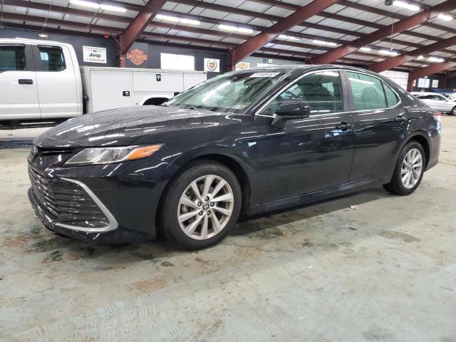 Lot #2373665140 2022 TOYOTA CAMRY LE salvage car