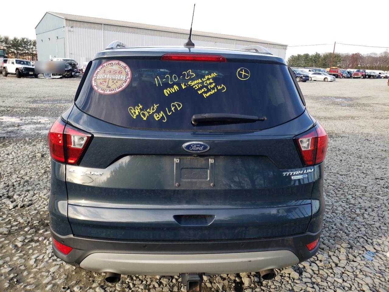 Lot #2411673181 2019 FORD ESCAPE TIT