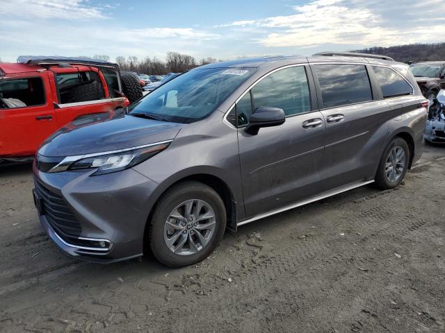 2022 Toyota Sienna XLE