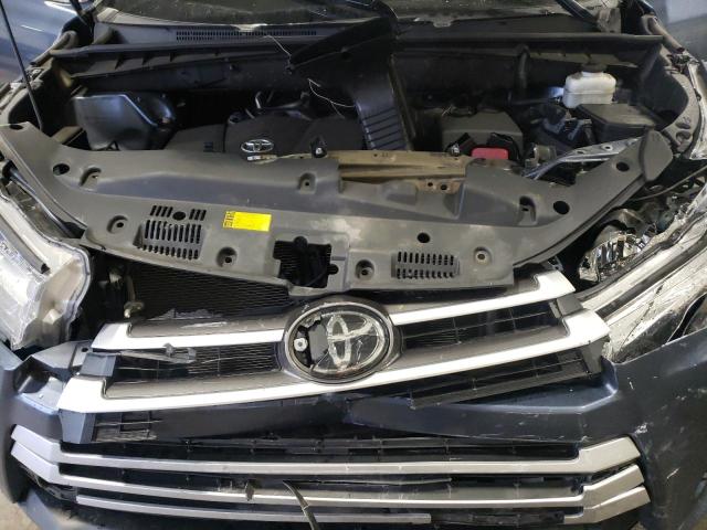 VIN 5TDJZRFH3KS936352 2019 Toyota Highlander, SE no.11