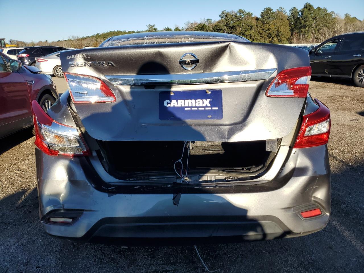 2018 Nissan Sentra S vin: 3N1AB7AP3JY220634