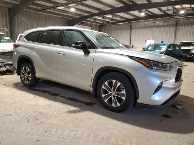 VIN 5TDGZRBH4MS073533 2021 Toyota Highlander, Xle no.4