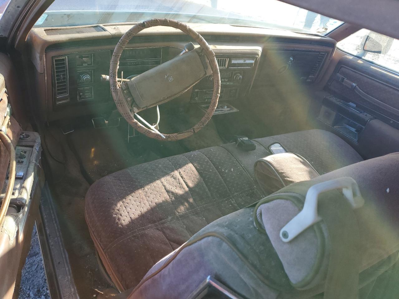 6D47S8E634877 1988 Cadillac Deville