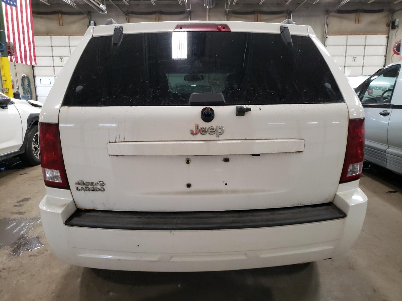 1j4gr48k86c316605 1J4GR48K86C316605 2006 Jeep Grand Cherokee Laredo