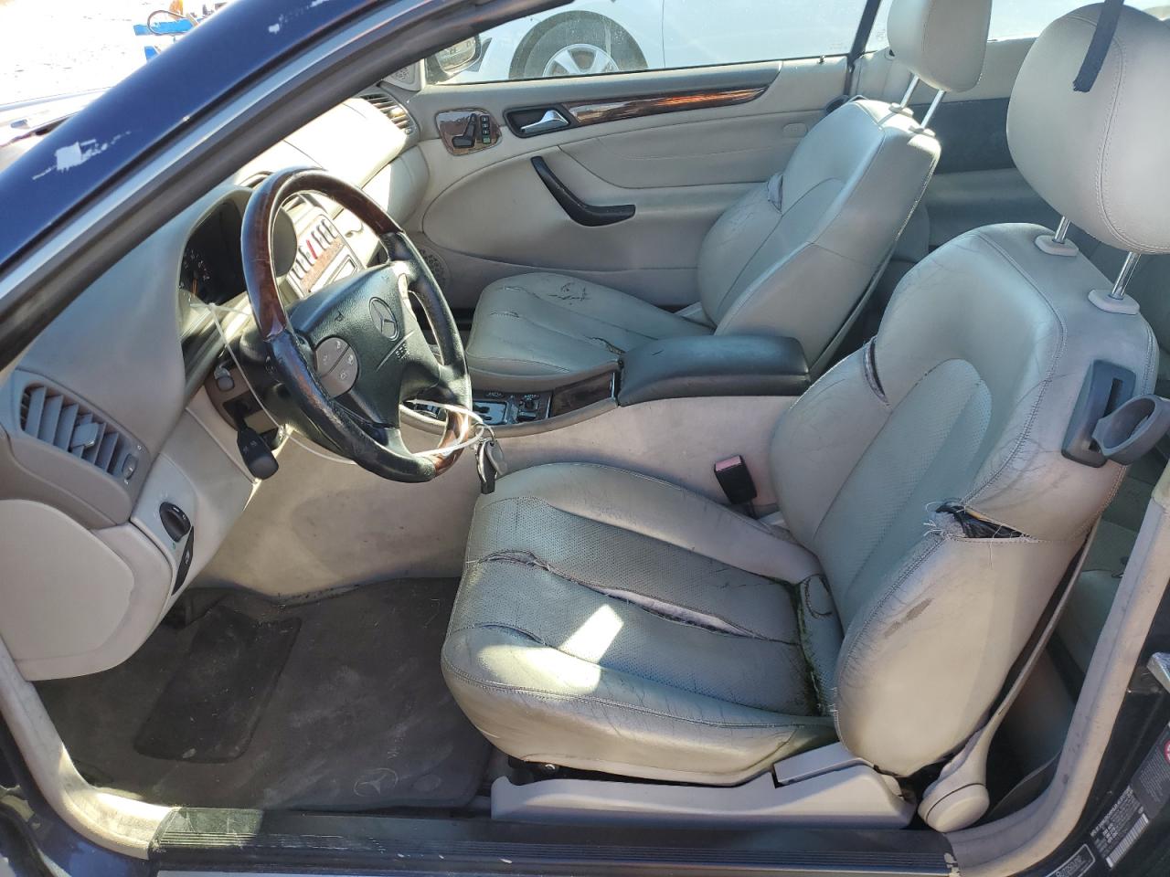 WDBLK65G21T076477 2001 Mercedes-Benz Clk 320