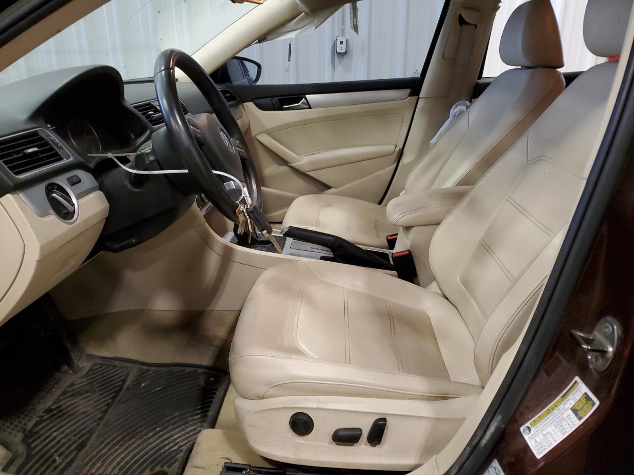 VOLKSWAGEN PASSAT SE