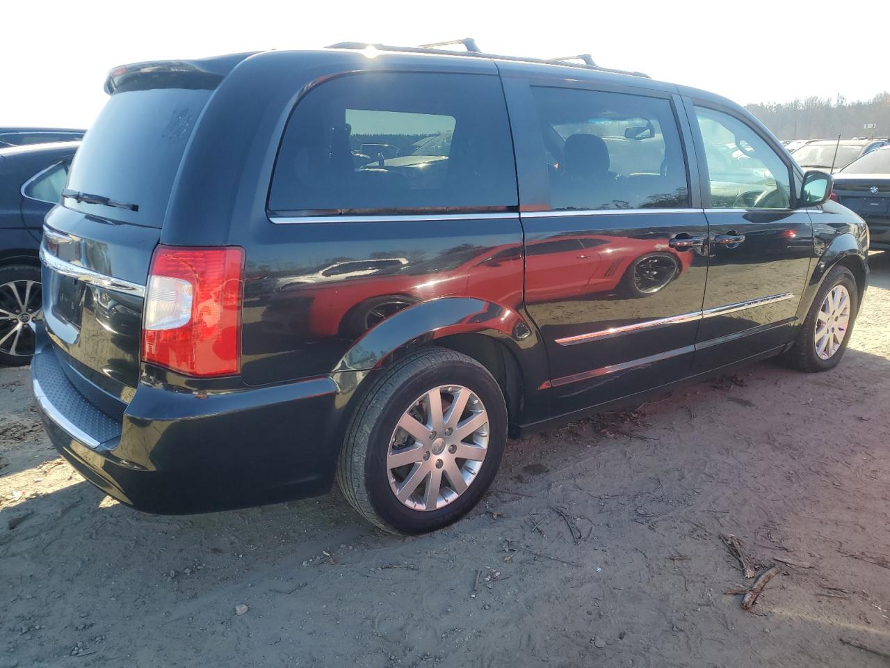 Lot #3024693642 2015 CHRYSLER TOWN & COU