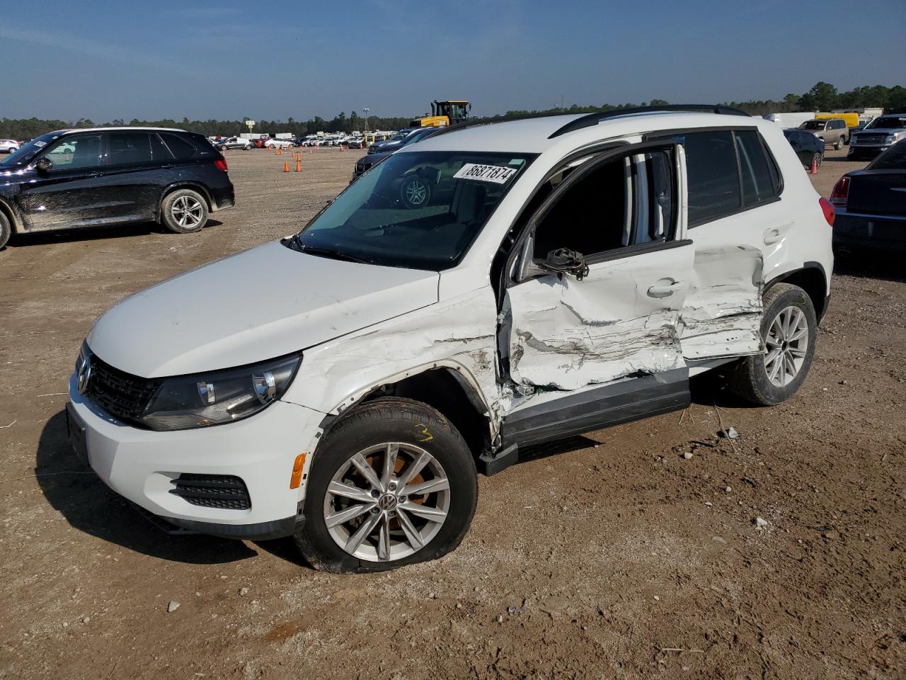 WVGAV7AX0HK041962 VOLKSWAGEN TIGUAN S 2017