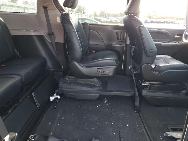 2016 TOYOTA SIENNA SE 5TDXK3DC8GS761963