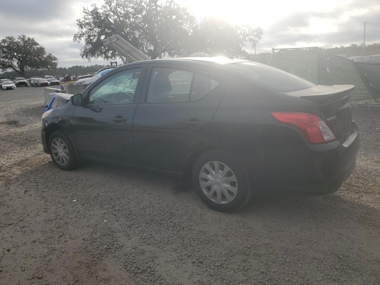 Lot #3030219136 2018 NISSAN VERSA S