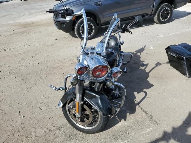 2019 HARLEY-DAVIDSON FLHR 1HD1FBC14KB624683