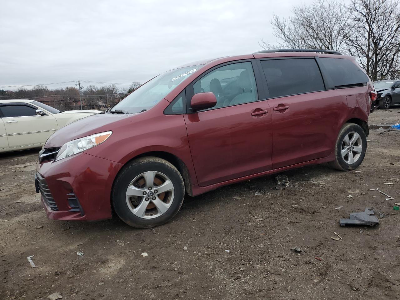 5TDKZ3DC6JS906091 TOYOTA SIENNA 2018
