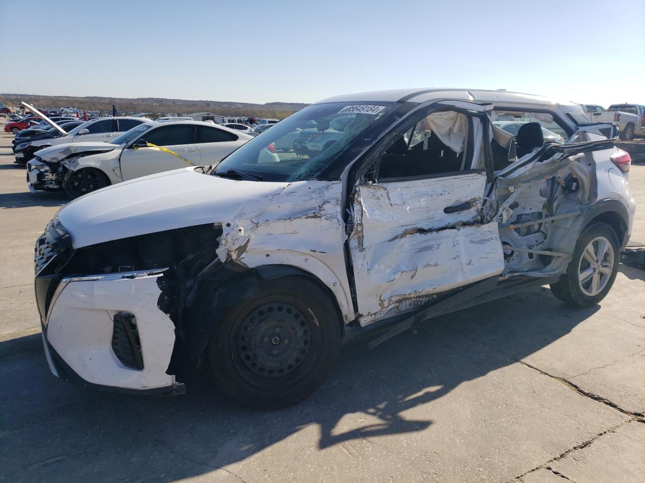  Salvage Nissan Kicks