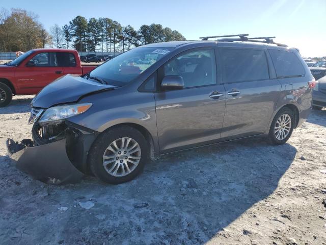 2017 TOYOTA SIENNA XLE #3033316827