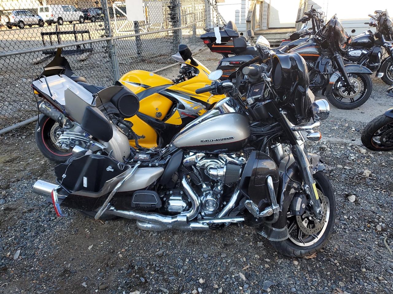  Salvage Harley-Davidson Fl