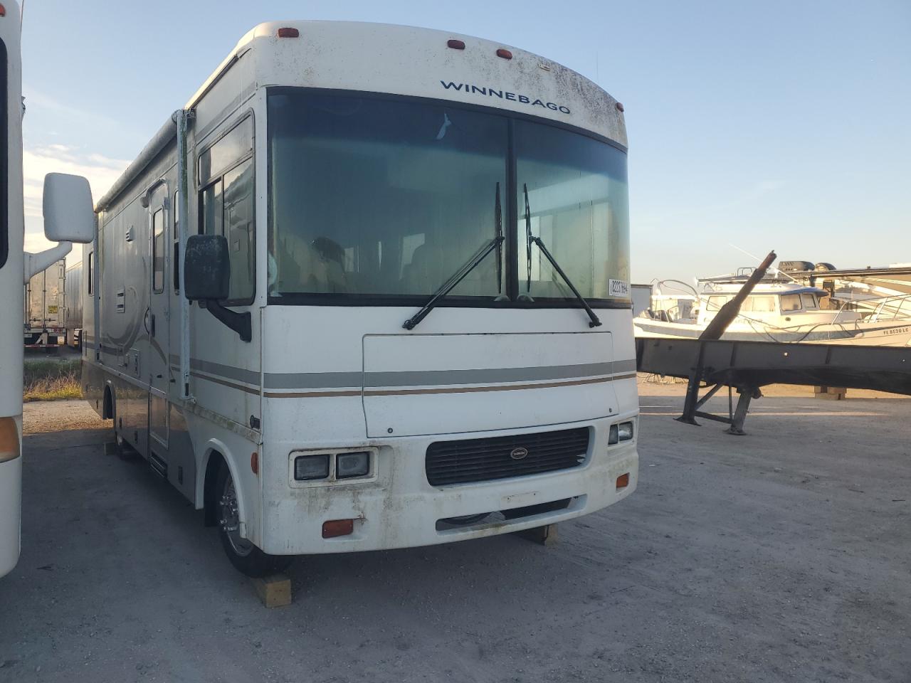 Lot #3033245875 2004 WORKHORSE CUSTOM CHASSIS MOTORHOME