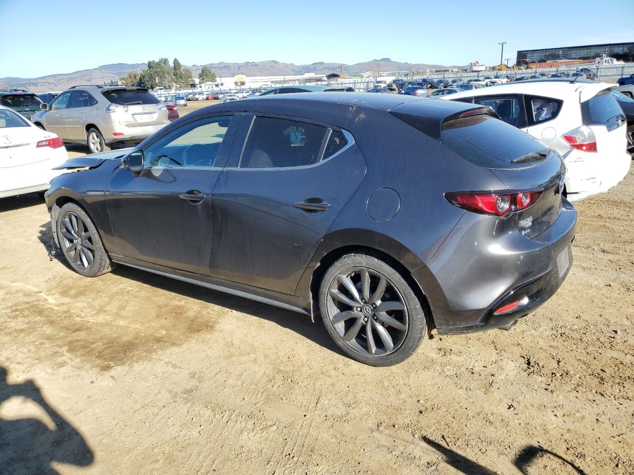 Lot #3030541462 2019 MAZDA 3