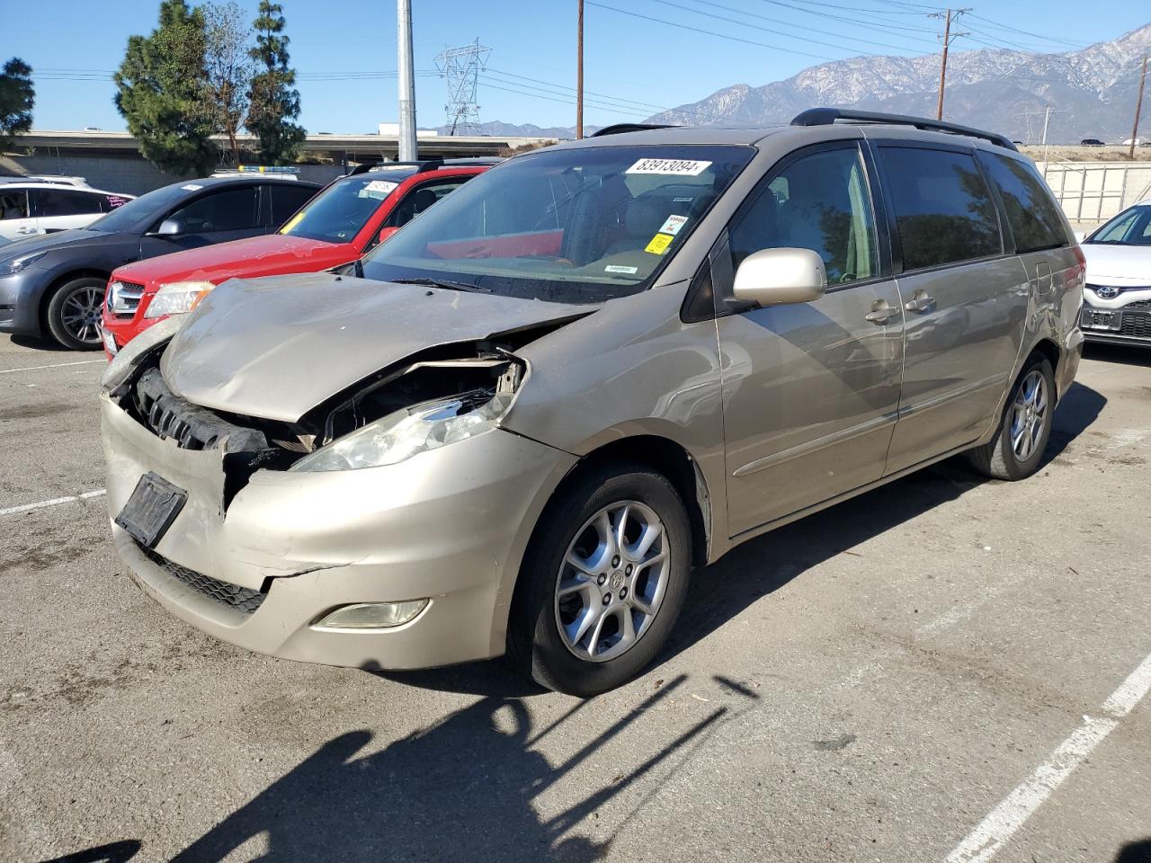  Salvage Toyota Sienna