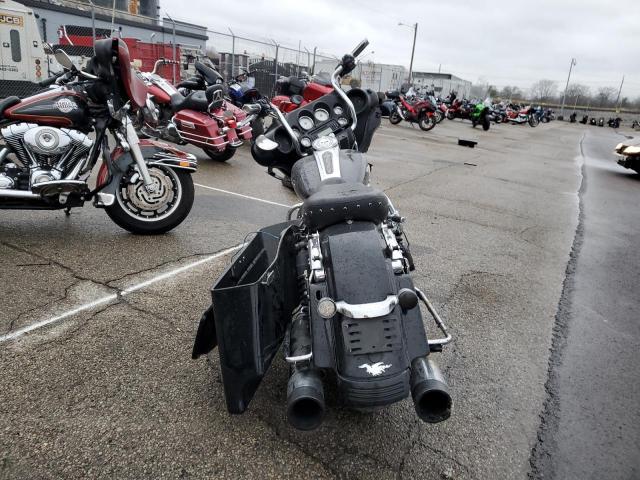2010 HARLEY-DAVIDSON FLHX 1HD1KB412AB646075