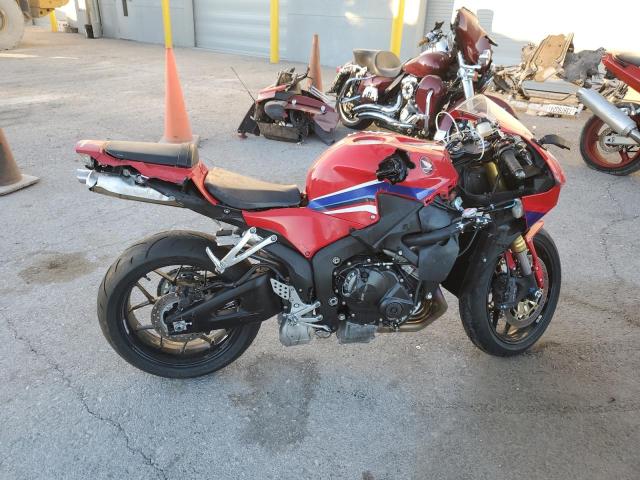 HONDA CBR600 RR 2024 red  gas JH2PC40J0RK100226 photo #1