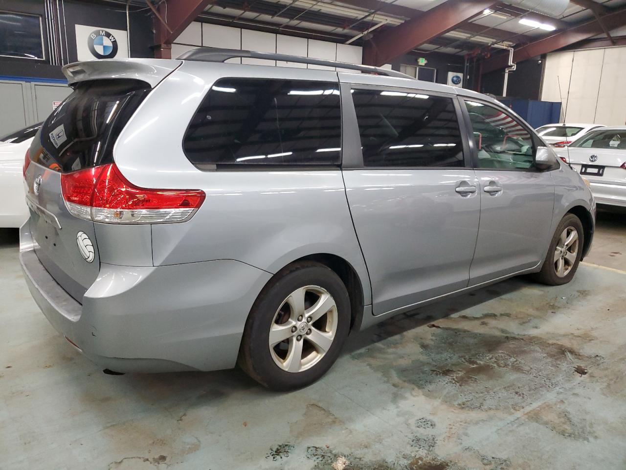 Lot #3024515369 2013 TOYOTA SIENNA LE