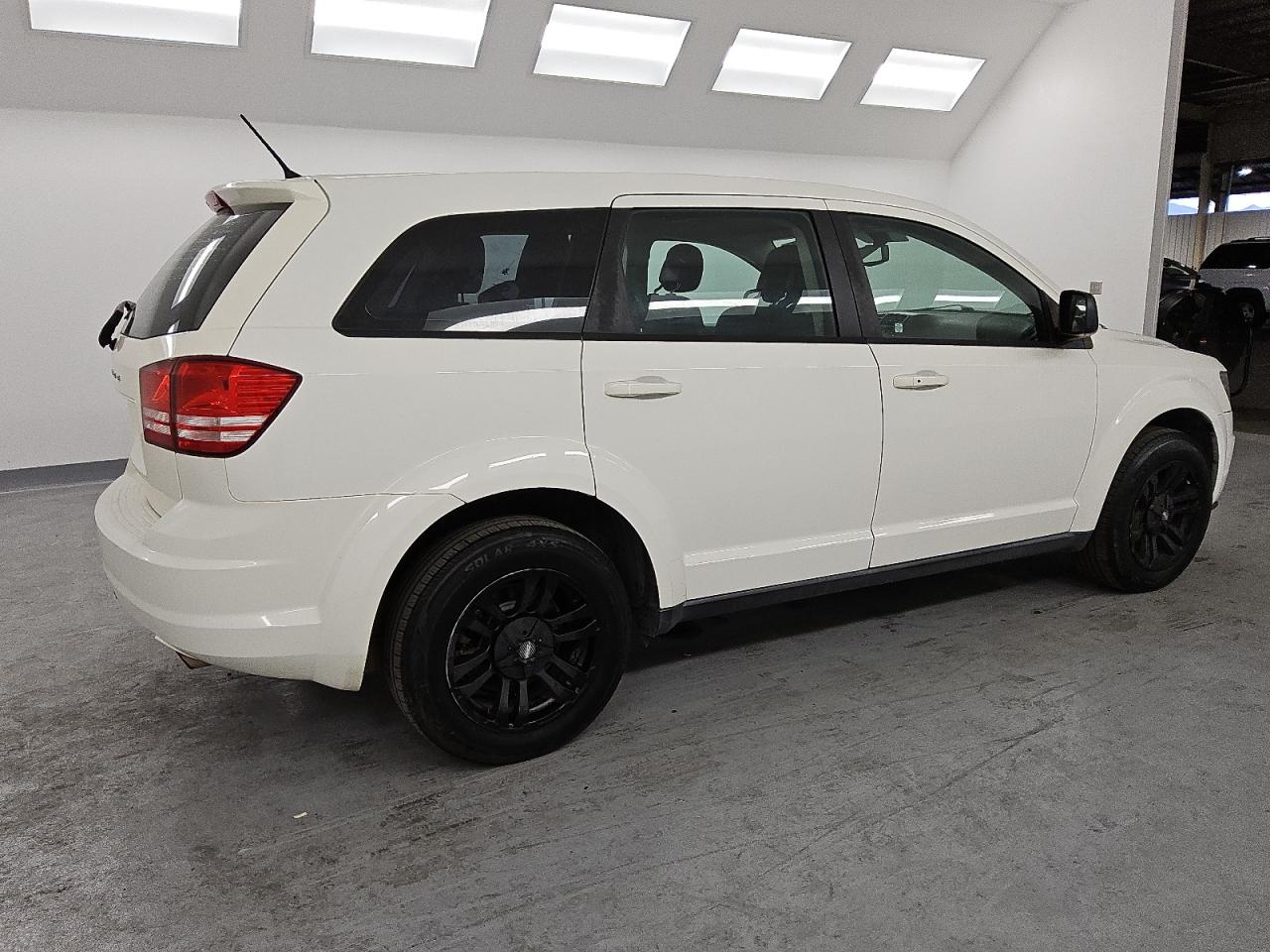 Lot #3030427482 2015 DODGE JOURNEY SE