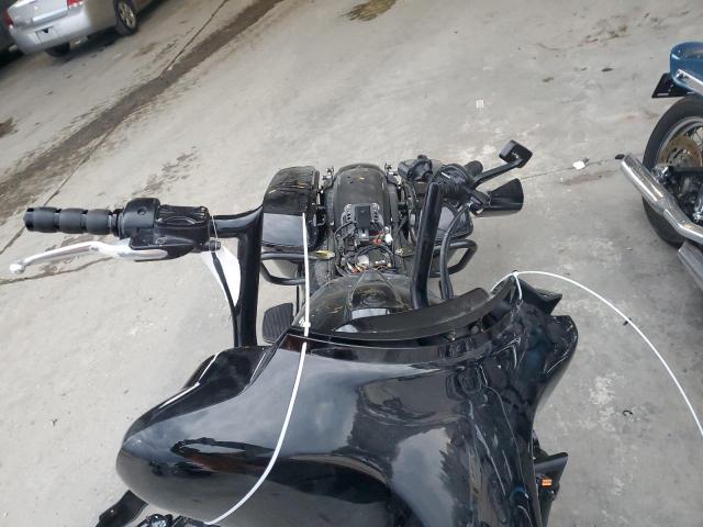 2011 HARLEY-DAVIDSON FLHTK 1HD1KEM17BB674201