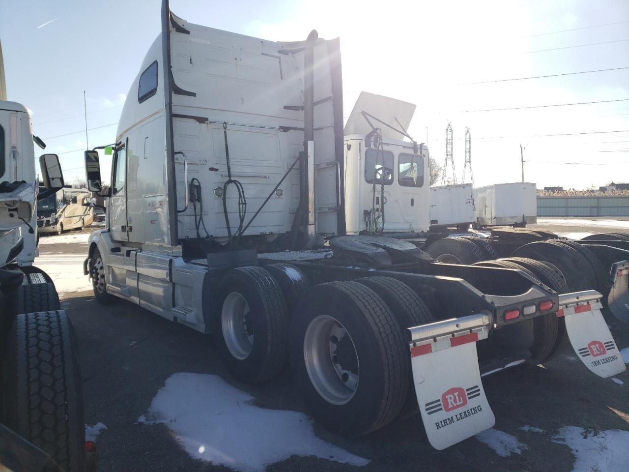 Lot #3027045812 2014 VOLVO VN VNL