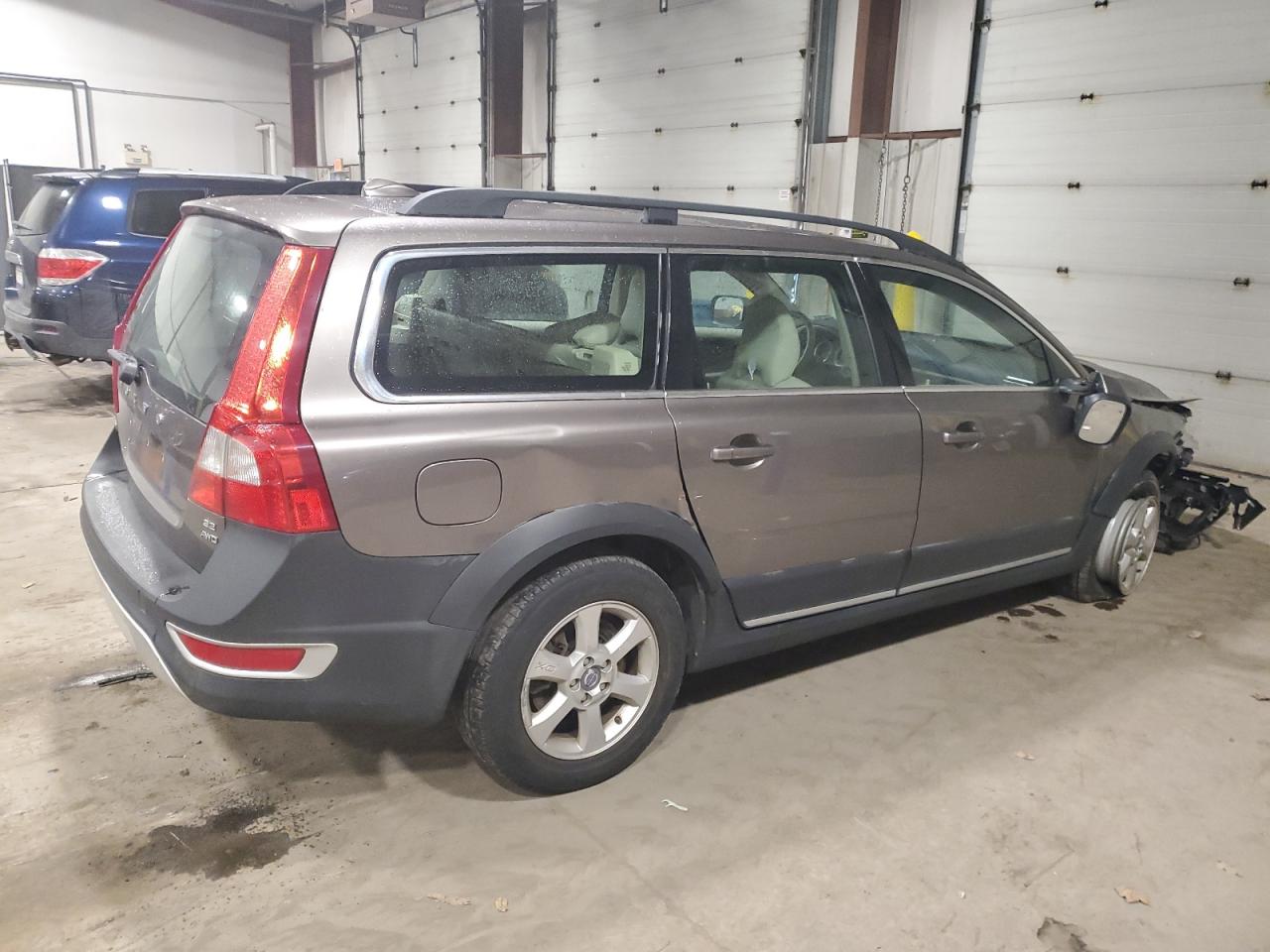 Lot #3049495653 2010 VOLVO XC70 3.2