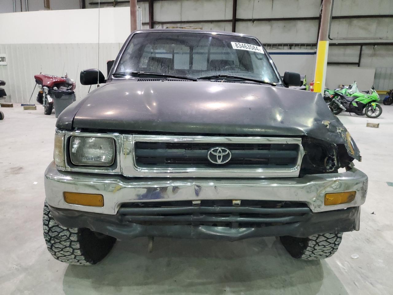 Lot #3040580639 1993 TOYOTA PICKUP 1/2