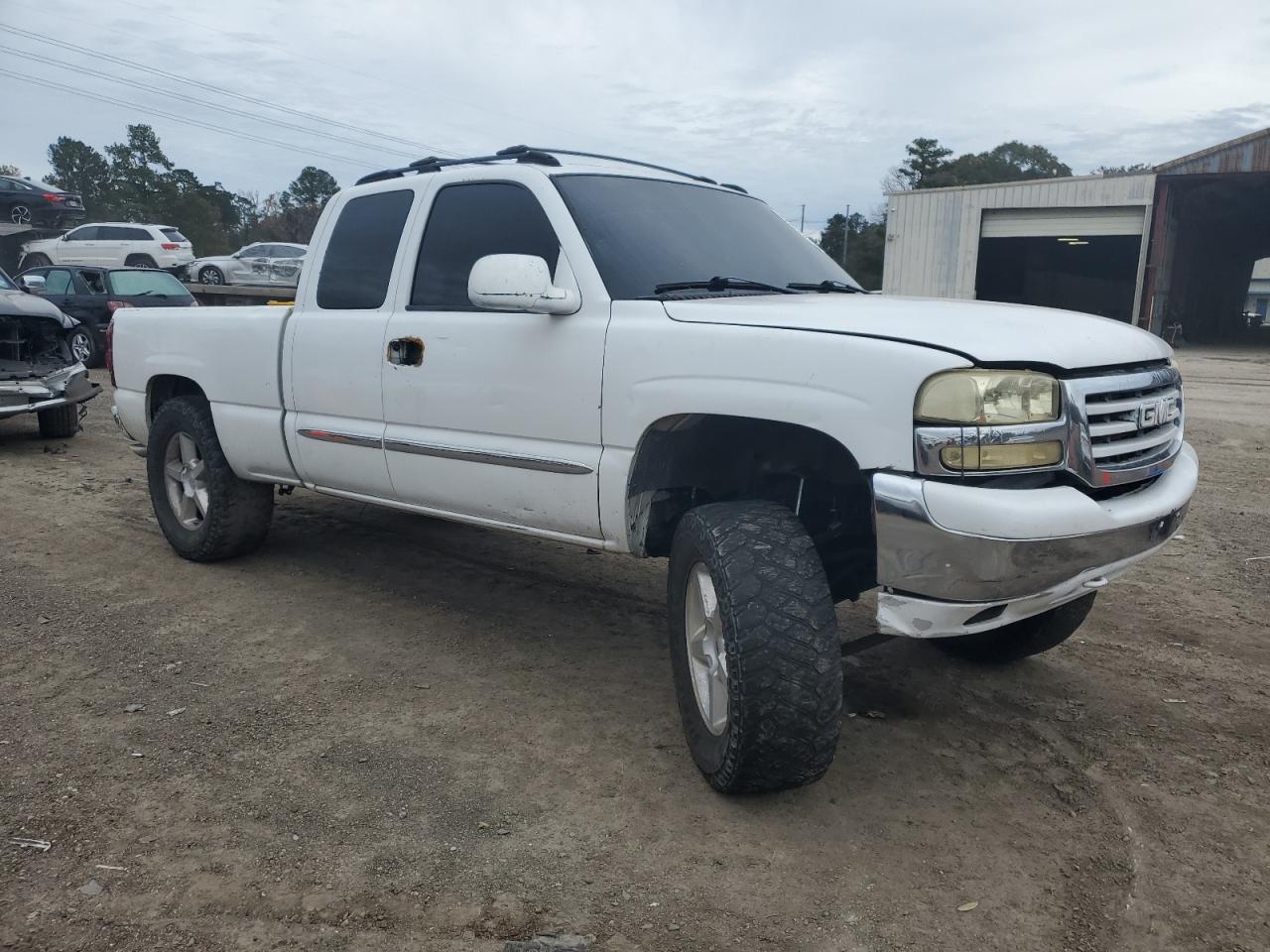 Lot #3027030801 2004 GMC NEW SIERRA