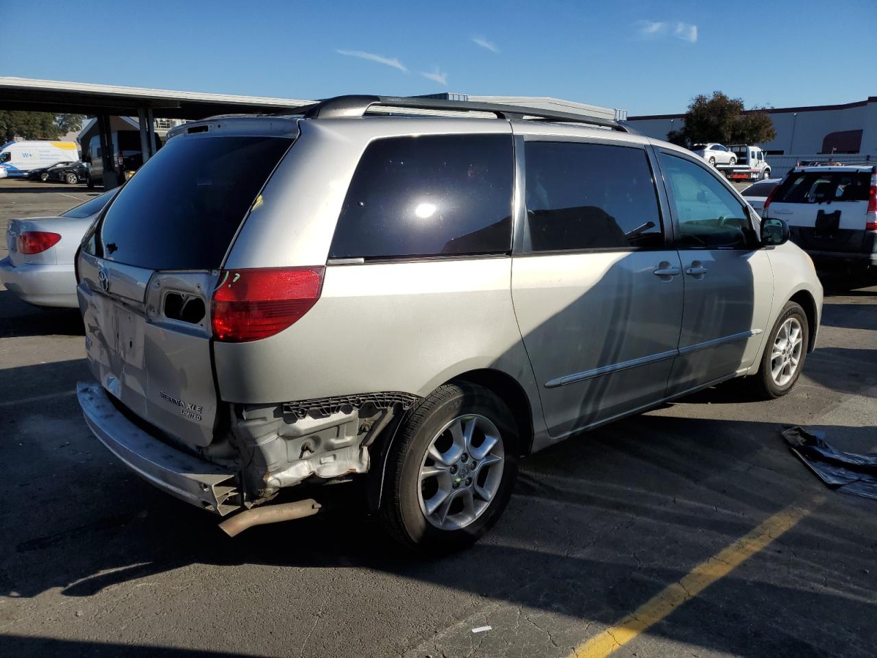 Lot #3029324745 2005 TOYOTA SIENNA XLE