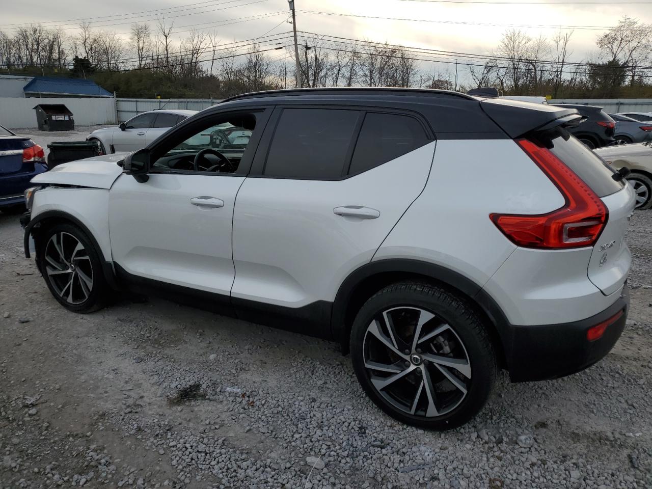 Lot #3029672078 2021 VOLVO XC40 T5 R-