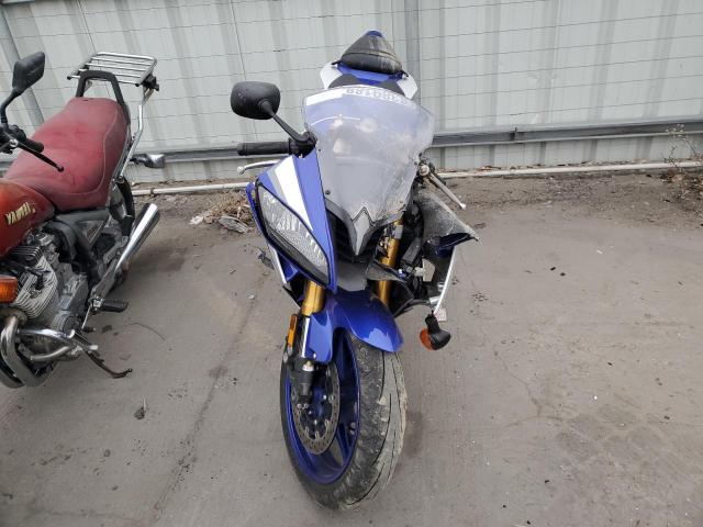 YAMAHA YZFR6 2015 blue  gas JYARJ16E9FA033025 photo #3