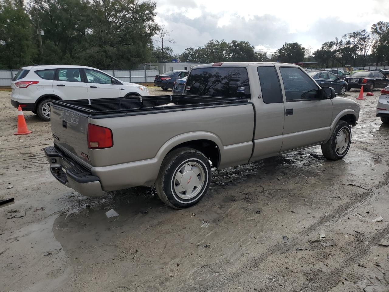 Lot #3042056253 2002 GMC SONOMA