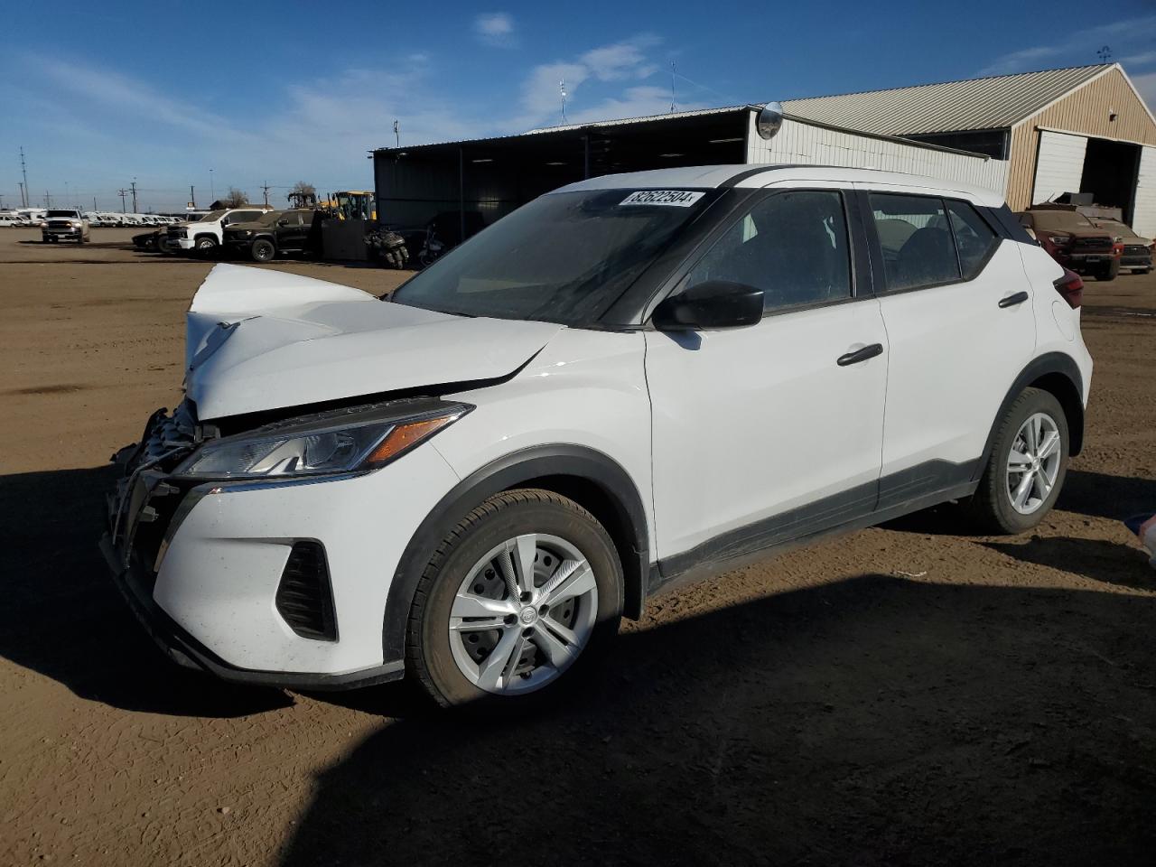 NISSAN KICKS S