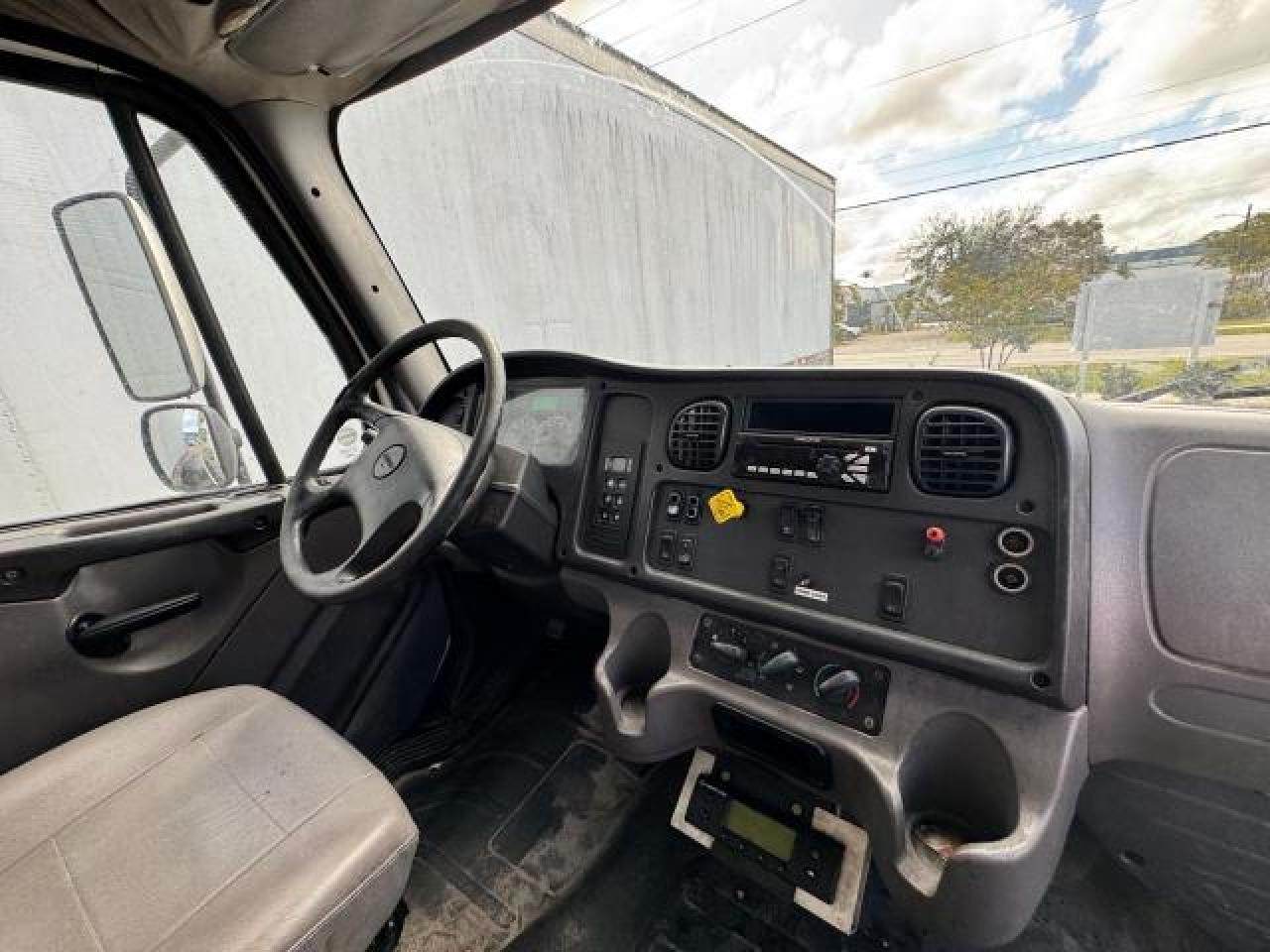 Lot #3036951776 2016 FREIGHTLINER M2 106 MED