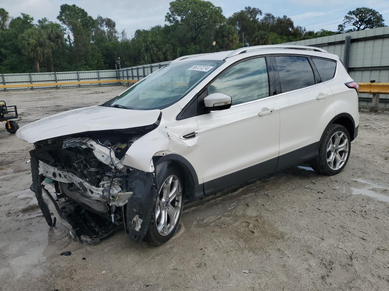  Salvage Ford Escape