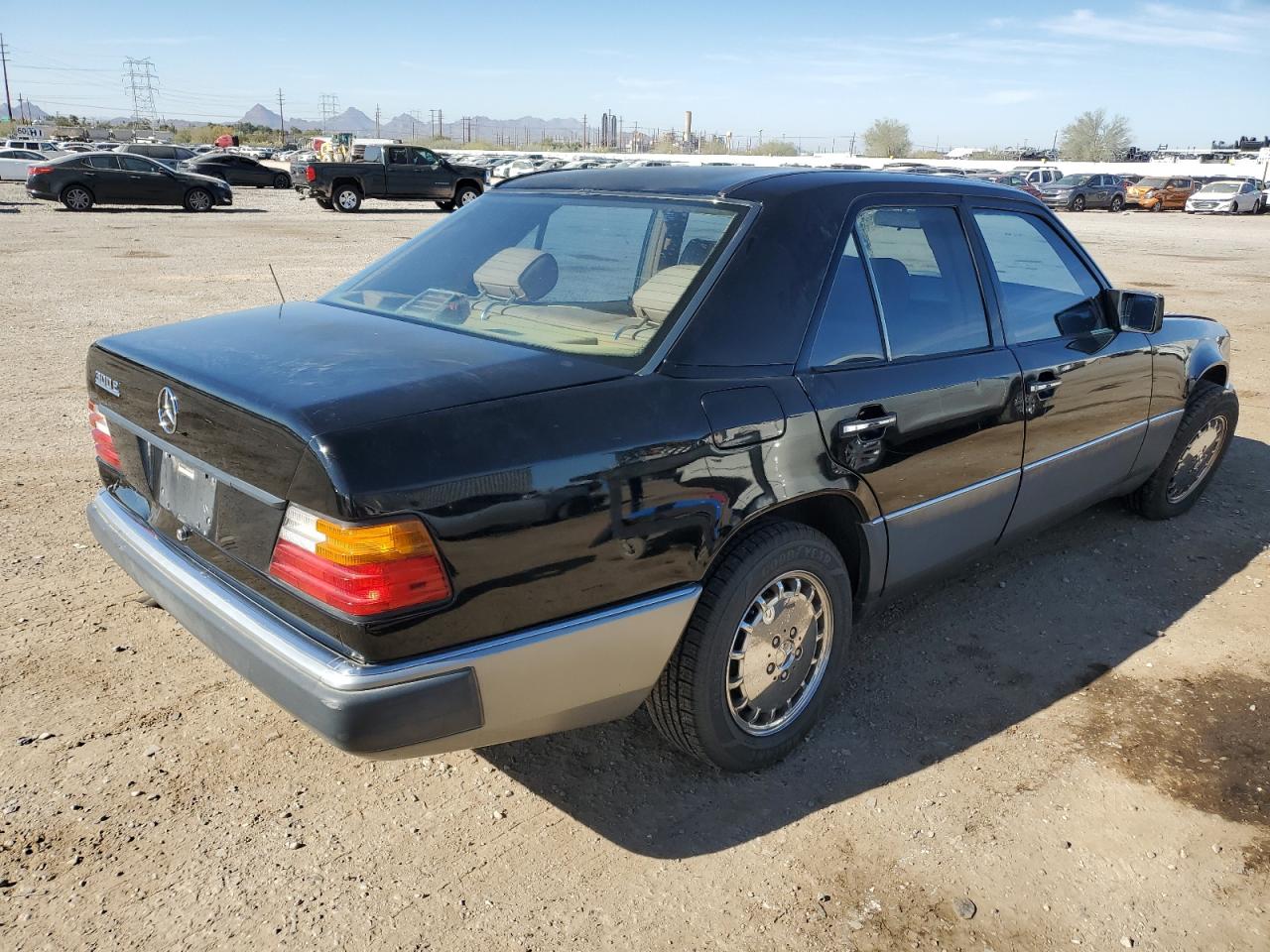 Lot #3037833280 1992 MERCEDES-BENZ 300 E 2.6