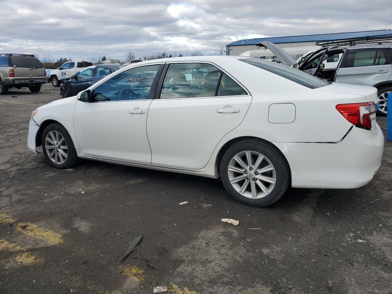 Lot #3029573111 2014 TOYOTA CAMRY SE