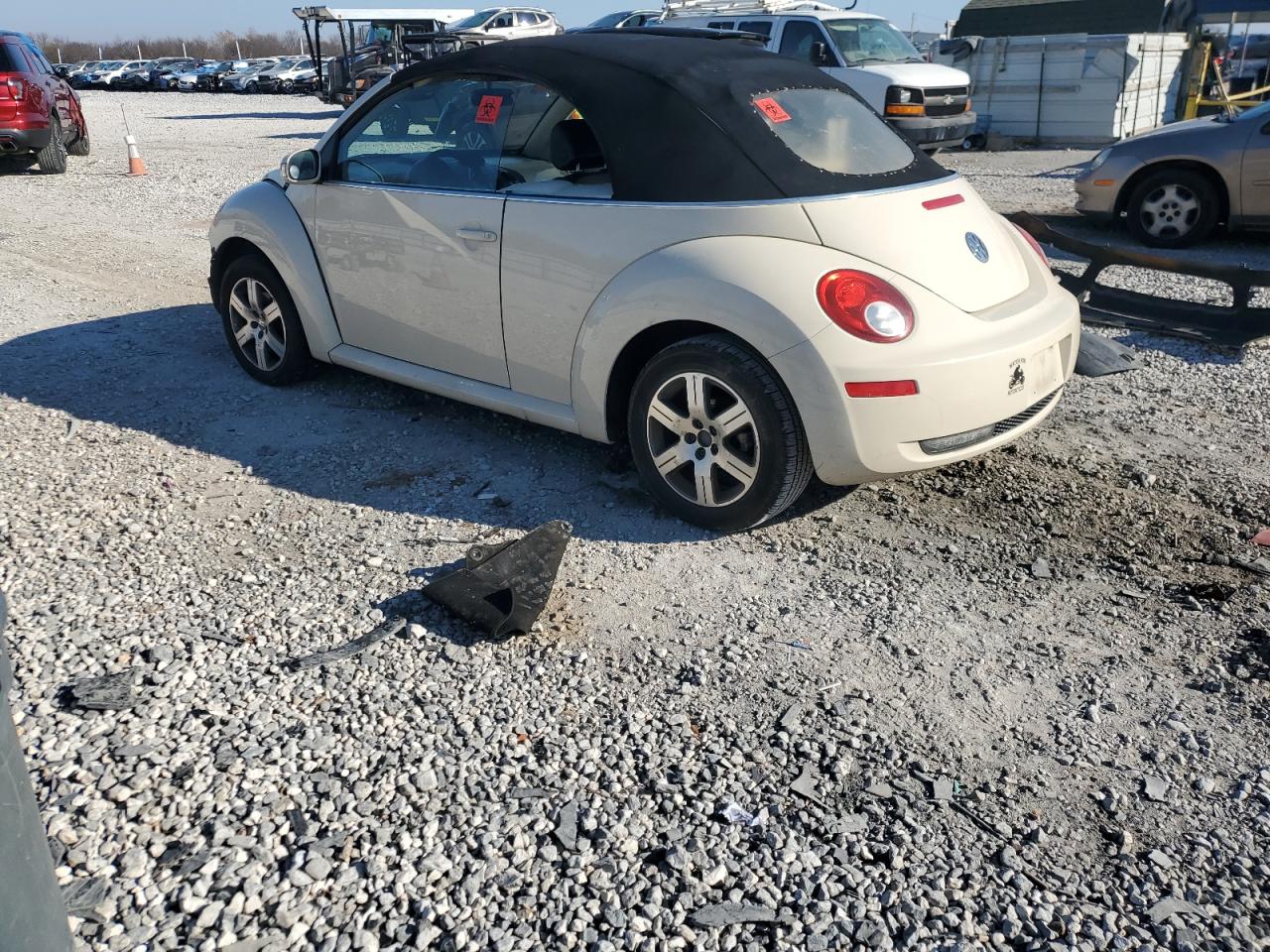 Lot #3034374104 2006 VOLKSWAGEN NEW BEETLE