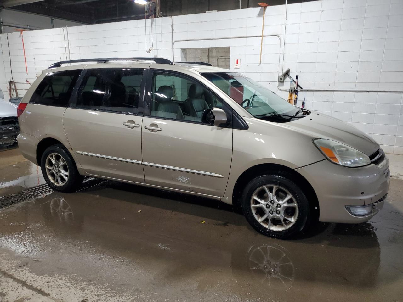 Lot #3034296066 2004 TOYOTA SIENNA XLE